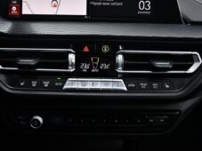 BMW Řada 2 218d LED NAVI TAŽNÉ 1M ČR - 25