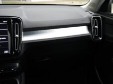 Volvo XC40 D3 VIRTUAL CARPLAY PRAV.SERVIS - 7