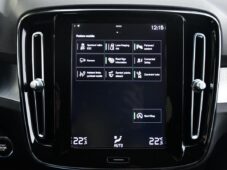 Volvo XC40 D3 VIRTUAL CARPLAY PRAV.SERVIS - 29
