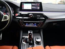 BMW M5 COMP.HUD H/K CARBON CERAMIC ČR - 22