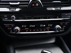 BMW Řada 5 530d xDrive M-SPORT H/K K360 - 32