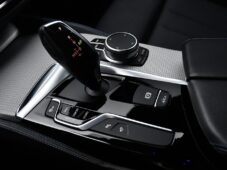 BMW Řada 5 530d xDrive M-SPORT H/K K360 - 33