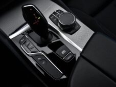 BMW Řada 5 530d xDrive M-SPORT H/K K360 - 34