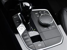 BMW Řada 2 218d NAVI CARPLAY 1M ČR - 23