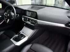 BMW Řada 3 320D xDrive M-SPORT ČR LASER - 17