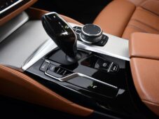 BMW Řada 5 530d xD LUXURY LINE ČR - 32