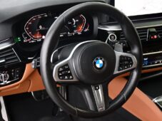 BMW Řada 5 530d xD M-SPORT TAŽNÉ ČR 1M - 15