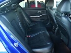 BMW Řada 3 320d xDrive M-SPORT REZERVACE - 15