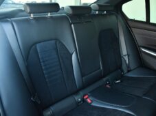 BMW Řada 3 320d xDrive M-SPORT REZERVACE - 16