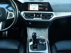 BMW Řada 3 320d xDrive M-SPORT REZERVACE - 22