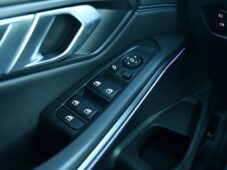 BMW Řada 3 320d xDrive M-SPORT REZERVACE - 24