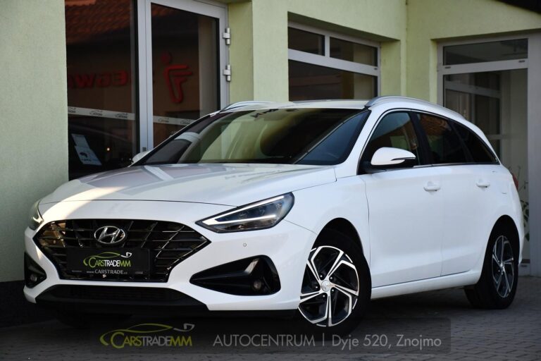 Hyundai i30 1.6 CRDi SMART TAŽNÉ KAMERA ČR - 1