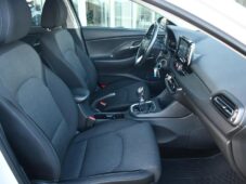 Hyundai i30 1.6 CRDi SMART TAŽNÉ KAMERA ČR - 12