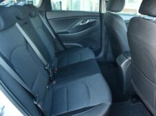 Hyundai i30 1.6 CRDi SMART TAŽNÉ KAMERA ČR - 15