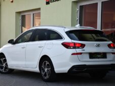 Hyundai i30 1.6 CRDi SMART TAŽNÉ KAMERA ČR - 2