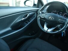 Hyundai i30 1.6 CRDi SMART TAŽNÉ KAMERA ČR - 21