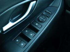 Hyundai i30 1.6 CRDi SMART TAŽNÉ KAMERA ČR - 24