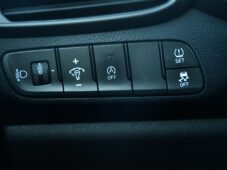 Hyundai i30 1.6 CRDi SMART TAŽNÉ KAMERA ČR - 25