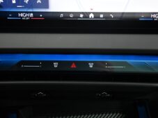 BMW X3 M50 xDrive HUD H&K REZERVACE - 26