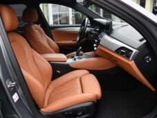 BMW Řada 5 530d xDrive M-SPORT ČR 1.MAJ - 12