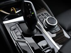 BMW Řada 5 530d LUXURY LINE ČR 1M 2xPNEU - 24