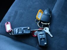 Volkswagen Multivan 2.0TDi ČR 7.MÍST TAŽNÉ M.TOP - 37