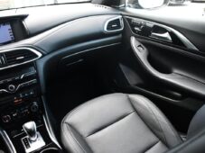 Mercedes-Benz GLA INFINITI QX30 220 CDI 4MATIC - 24