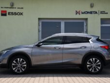Mercedes-Benz GLA INFINITI QX30 220 CDI 4MATIC - 3