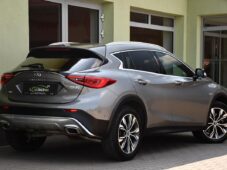 Mercedes-Benz GLA INFINITI QX30 220 CDI 4MATIC - 5