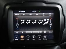 Jeep Renegade 1.3TURBO 2xPNEU 111kW ČR - 25