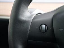 Tesla Model Y STANDARD RANGE 1M SoH 96% - 22