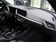 BMW Řada 2 218d M-SPORT HUD 1M ČR - 17