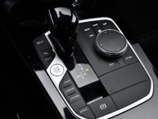 BMW Řada 2 218d M-SPORT HUD 1M ČR - 24