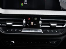 BMW Řada 2 218d M-SPORT HUD 1M ČR - 25