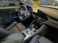 Alfa Romeo Giulia 2.0 Turbo 206kW AT8-Q4 Veloce - 6