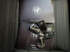 Alfa Romeo Giulia 2.0 Turbo 206kW AT8-Q4 Veloce - 17