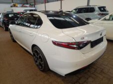 Alfa Romeo Giulia 2.0 Turbo 206kW AT8-Q4 Veloce - 2