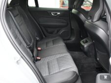 Volvo V60 2.0B4 LED NAV TAŽNÉ - 23