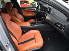 BMW M5 COMP.HUD H/K CARBON CERAMIC ČR - 12