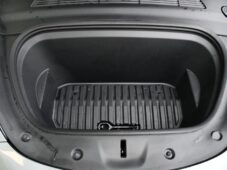 Tesla Model Y LONG RANGE DUAL MOTOR 95,8SoH - 16