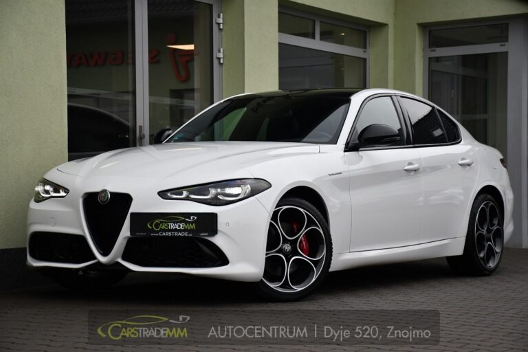 Alfa Romeo Giulia 2.0T VELOCE PANO AT8-Q4 206kW - 1