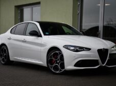 Alfa Romeo Giulia 2.0T VELOCE PANO AT8-Q4 206kW - 1