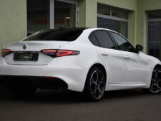 Alfa Romeo Giulia 2.0T VELOCE PANO AT8-Q4 206kW - 3