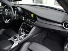 Alfa Romeo Giulia 2.0T VELOCE PANO AT8-Q4 206kW - 20