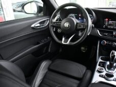 Alfa Romeo Giulia 2.0T VELOCE PANO AT8-Q4 206kW - 6