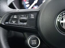 Alfa Romeo Giulia 2.0T VELOCE PANO AT8-Q4 206kW - 26