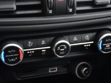 Alfa Romeo Giulia 2.0T VELOCE PANO AT8-Q4 206kW - 33