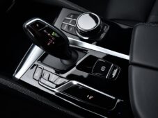 BMW Řada 5 540D xDrive ČR 1.MAJ - 34