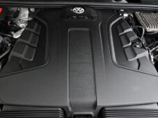 Volkswagen Touareg 3.0TDi 4MOTION ČR TAŽNÉ - 36