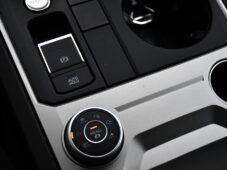 Volkswagen Touareg 3.0TDi 4MOTION ČR TAŽNÉ - 25